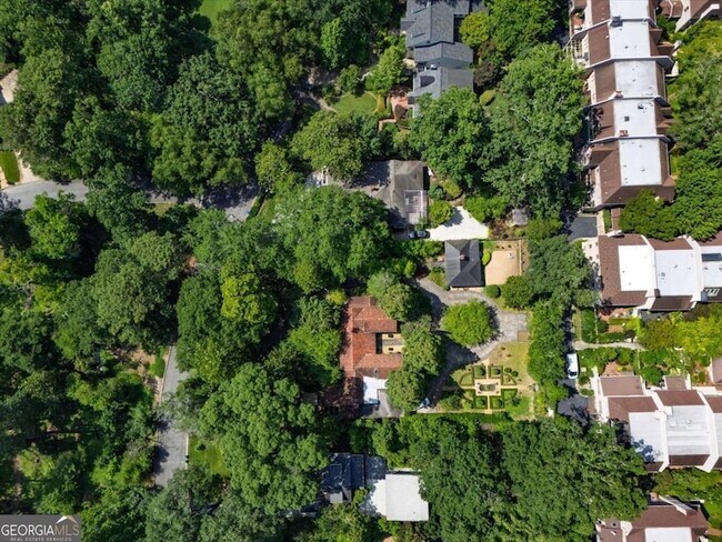 Building Photo - 2538 Parkside Dr NE