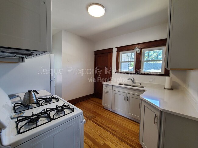 Building Photo - 811 Market St