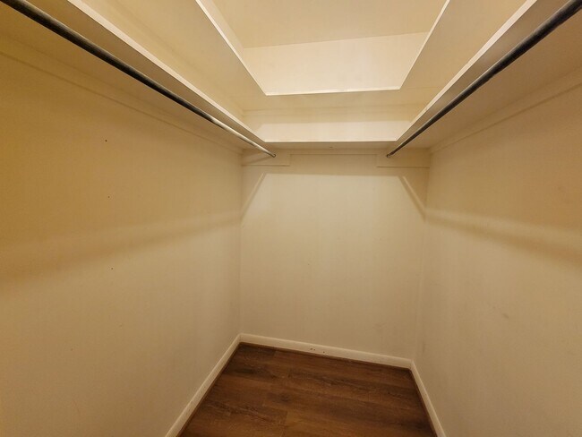 Building Photo - College Station - 3 bedroom / 2 bath / 2 car garage house with fenced in back yard.