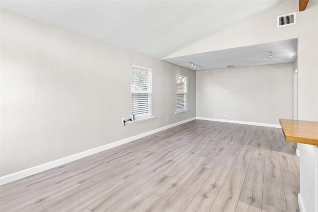Building Photo - 2919 Pecan Springs Rd