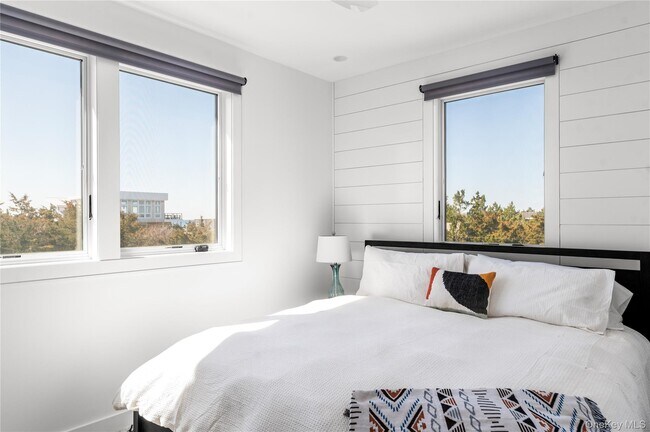 Building Photo - 44 Island Walk