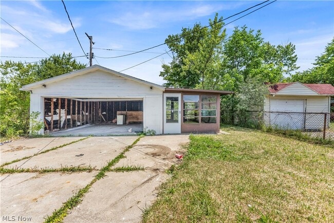 Building Photo - 4417 E 156th St