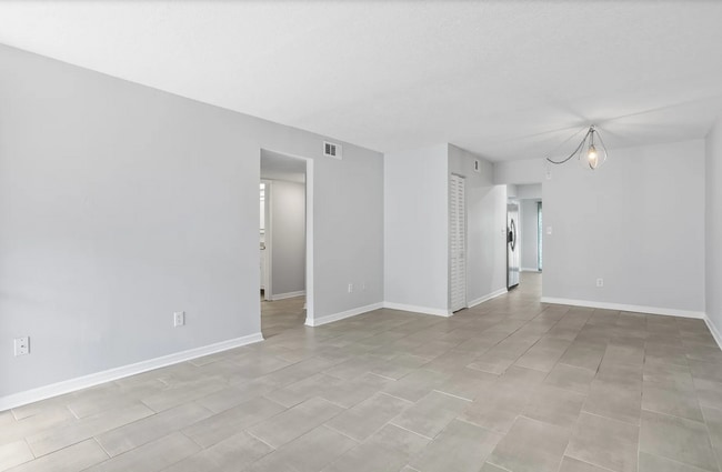 Building Photo - 2 Bed 2 Bath Condo for Rent in 55+ Peaceful Community!