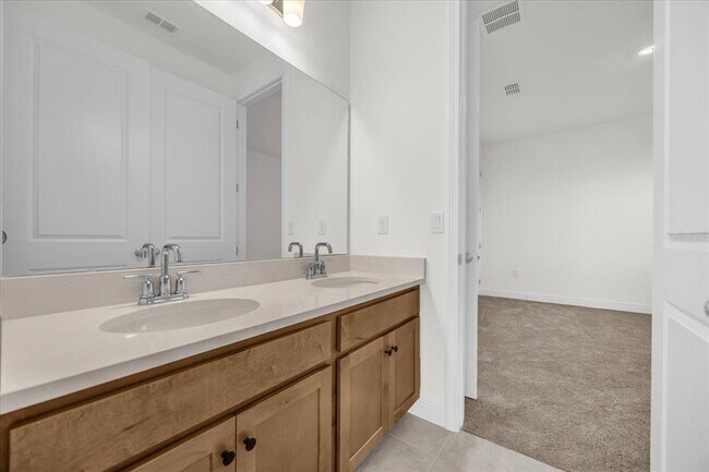 Building Photo - 10270 Pearson Ave