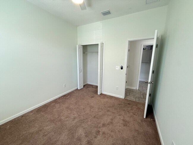 Building Photo - 4/3.5 Home in Gated Community