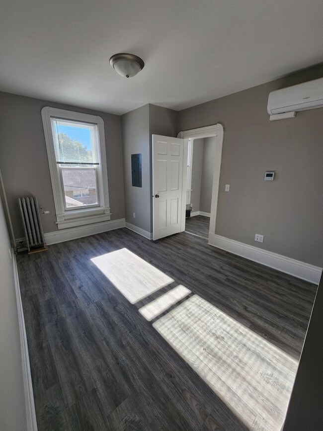 Building Photo - 1BR Unit - Freshly Remodeled