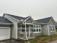 Building Photo - 605 Hillcrest St