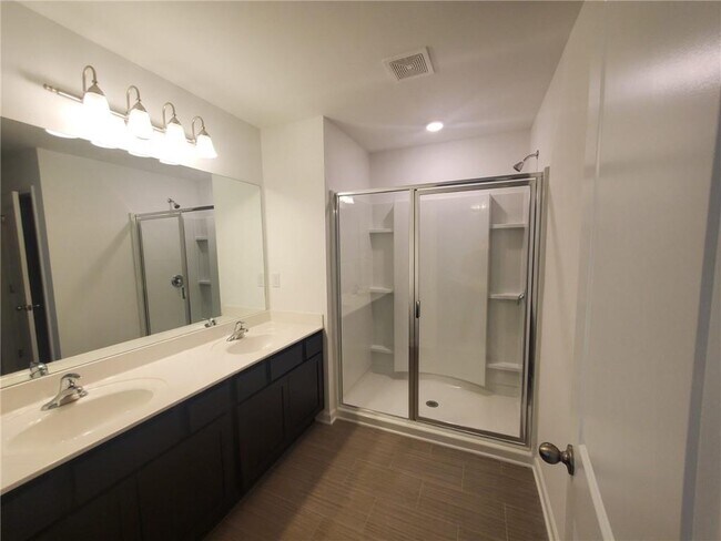 Building Photo - 5745 Thornton Dr