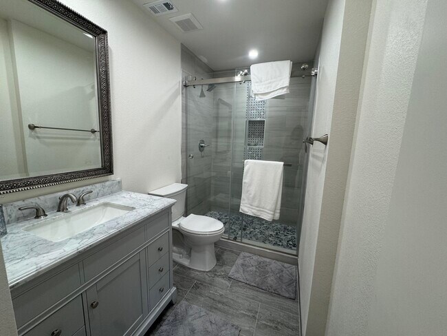Building Photo - 48728 Desert Flower Dr
