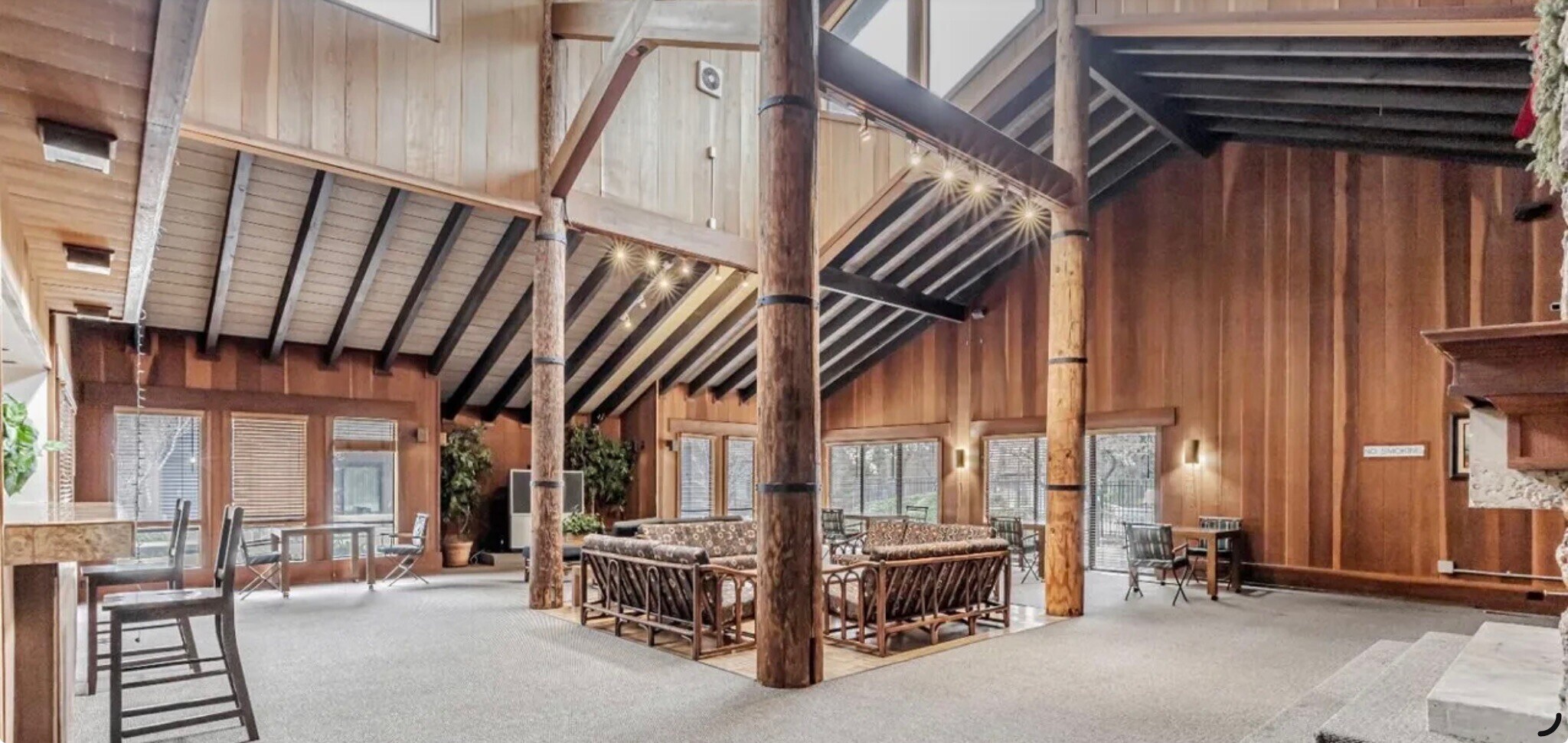 Clubhouse - 911 Fulton Ave