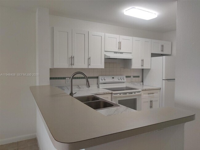 Building Photo - 1740 Palm Cove Blvd