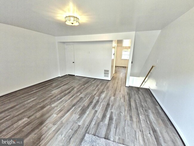 Building Photo - 14632 Earlham Ct