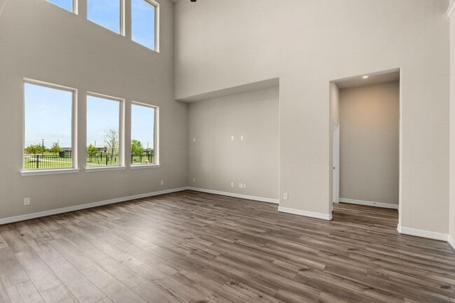 Building Photo - 27302 Blue Sand Dr