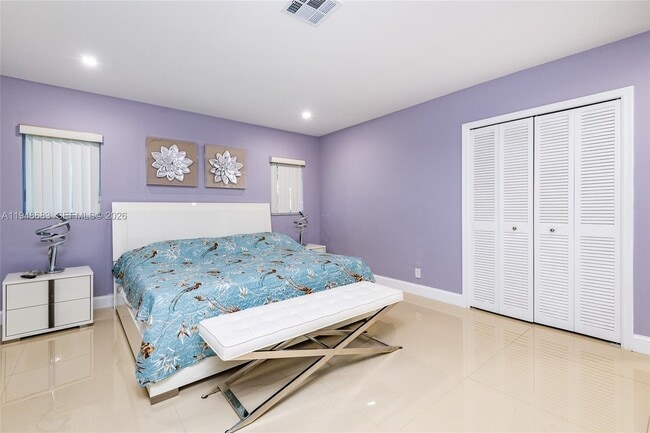 Building Photo - 709 Elm Tree Ln