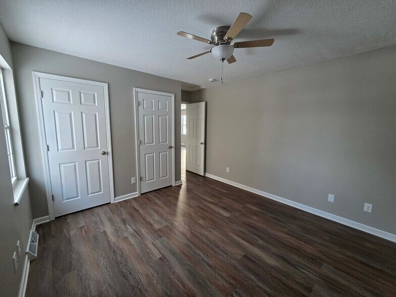 Building Photo - 1674 Ridgeview Ct