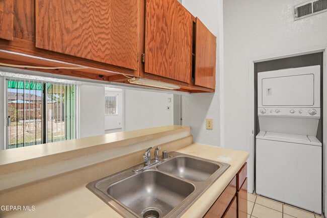 Building Photo - 10207 Angel Falls Pl