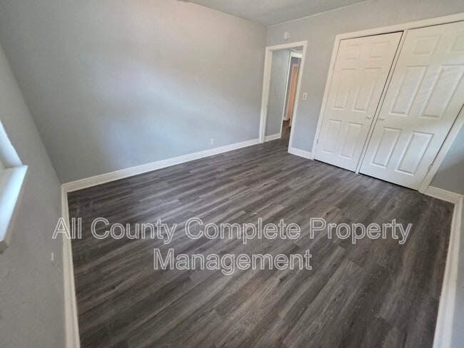 Building Photo - 4918 N Pearl St