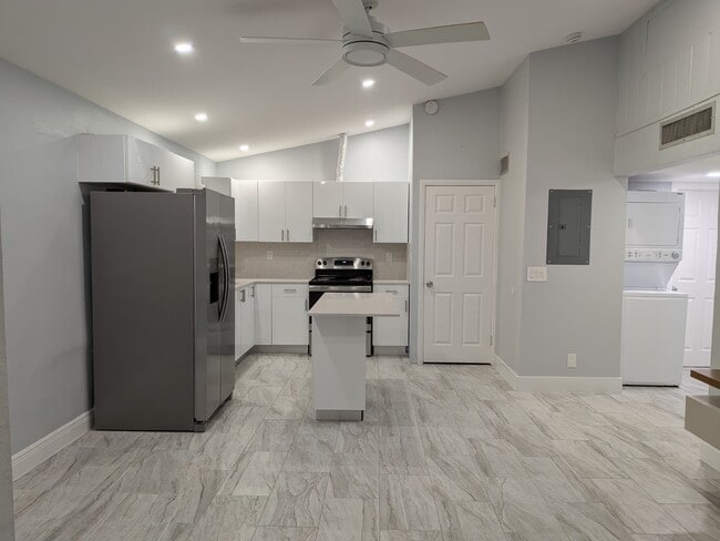 Building Photo - 2239 Polk St