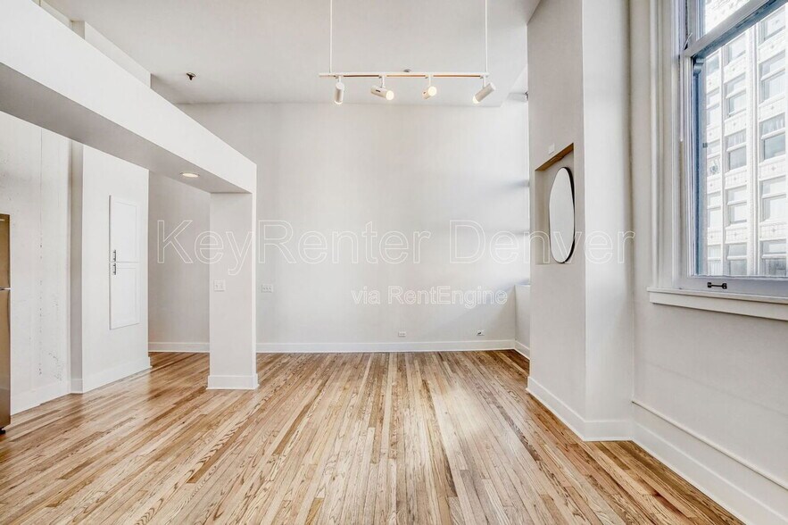 Building Photo - 720 16th St St