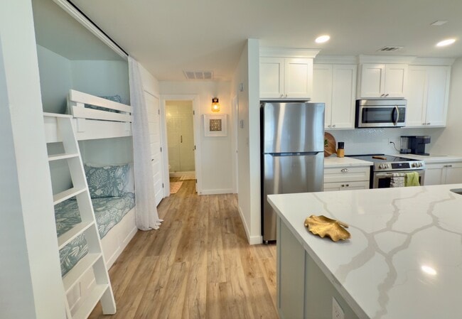 Building Photo - 6410 Padre Blvd