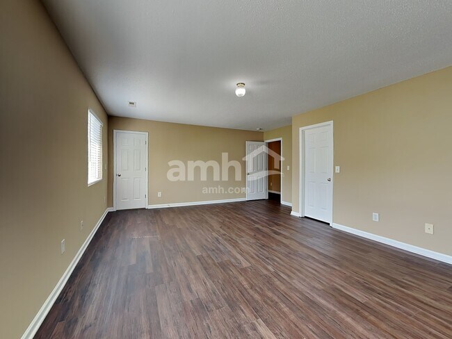 Building Photo - 836 Stockport Way