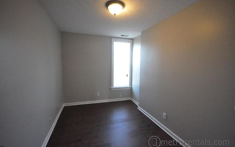 Building Photo - 452 W 3rd Ave