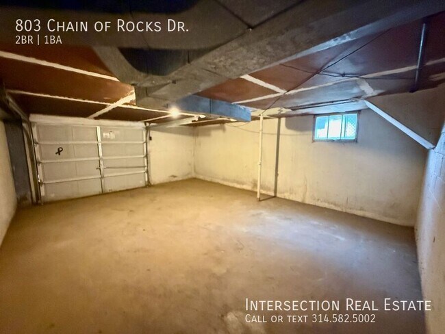 Building Photo - 803 Chain of Rocks Dr