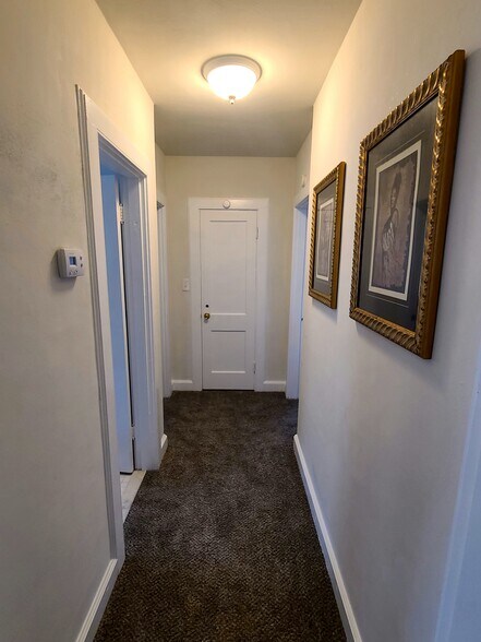 Hallway - 257 Mt Vernon Ave