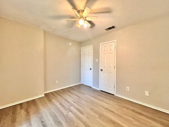 Building Photo - Beautiful 4 BR / 2 BA Home for Rent in Cop...