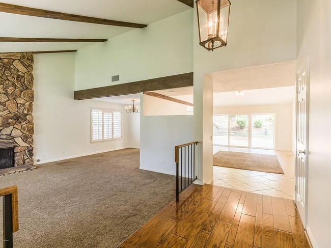Building Photo - Beautiful 4 bed 2 bath house in Agoura Hills
