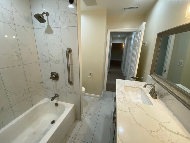 Building Photo - Beautifully Remodeled 3 Bedroom Anaheim Co...