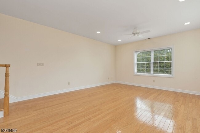 Building Photo - 453 Springfield Ave