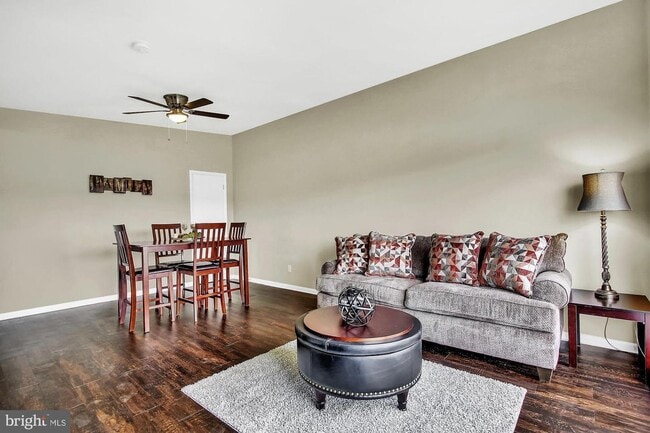Building Photo - Coming Soon- Beautiful 3 Bedroom, 1 Bath h...
