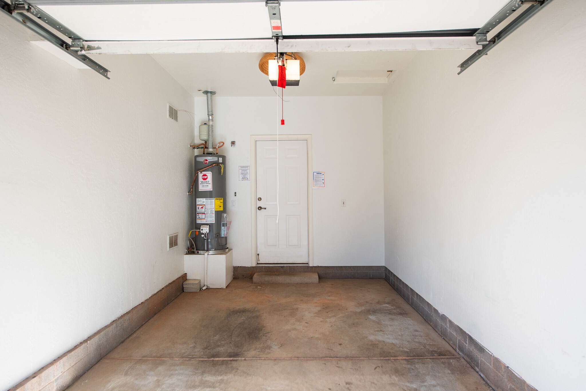 Building Photo - 102 Pine Leaf Ln