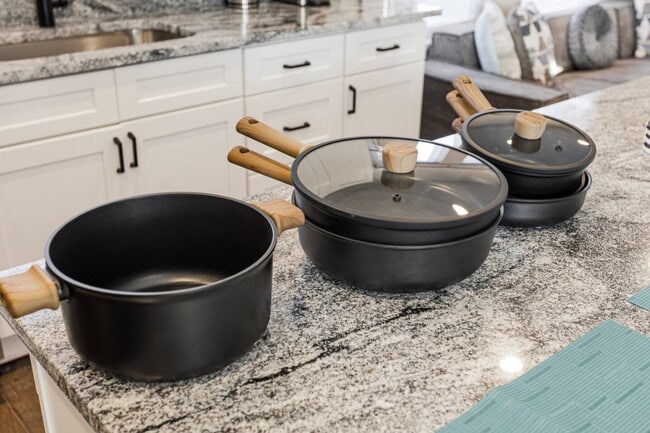 Building Photo - 518 Prospect St