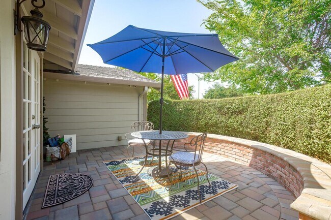 Building Photo - Entertainer's Dream in Willow Glen! 4 Bedroom 3 Bath Fully Upgraded Home with Stunning Backyard