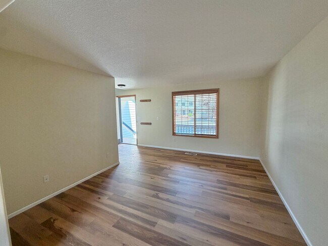 Building Photo - Great Home on Culdesac !!!