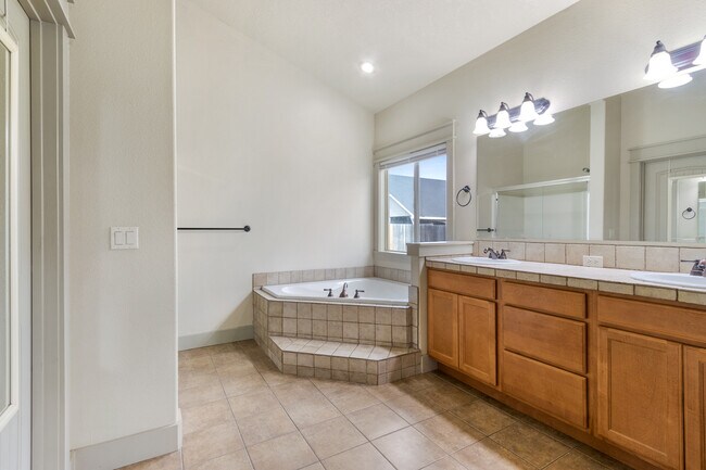 Building Photo - 10976 W Hidden Brook Dr