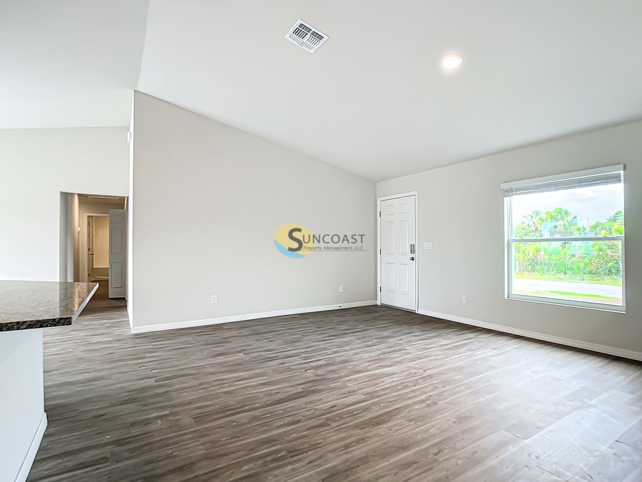Building Photo - 3783 S Ventura Ave