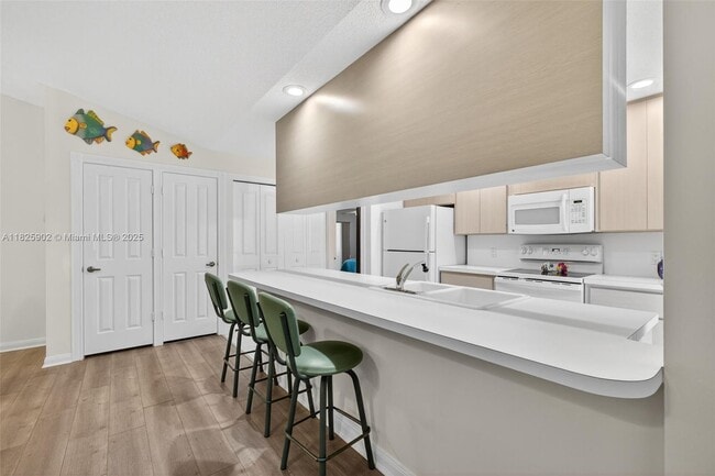 Building Photo - 7102 Geminata Oak Ct
