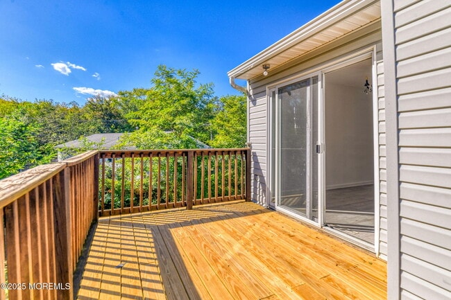 Building Photo - 204 Mill Creek Dr