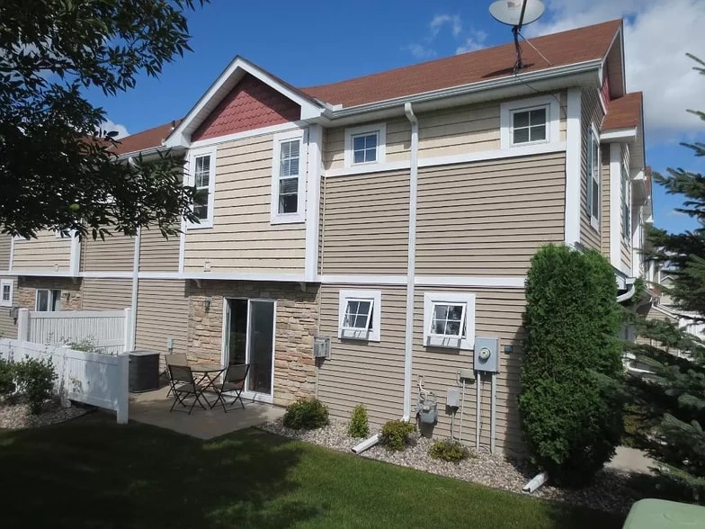 Building Photo - 15383 60th Ave N