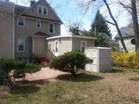 Building Photo - 147 Phelps Ave