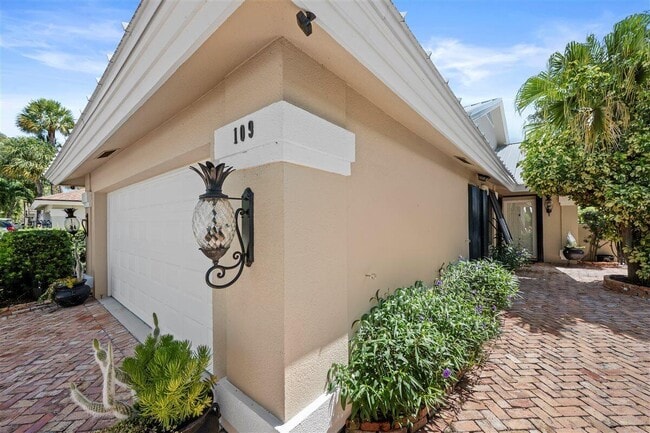 Building Photo - 109 Seashore Dr