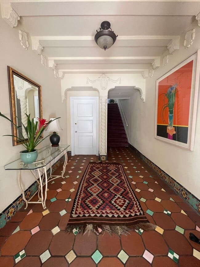 Building Photo - 2937 Scott St