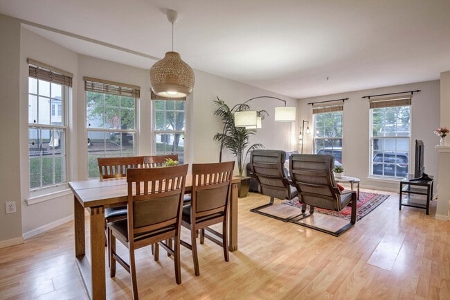 Building Photo - 18806 Harmony Woods Ln