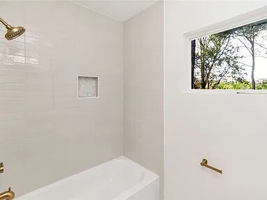 Building Photo - 38 Lourando Dr