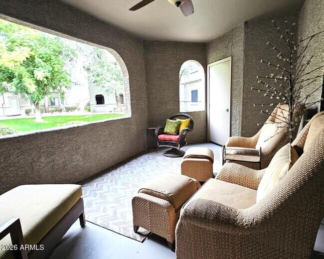 Building Photo - 15225 N 100th St