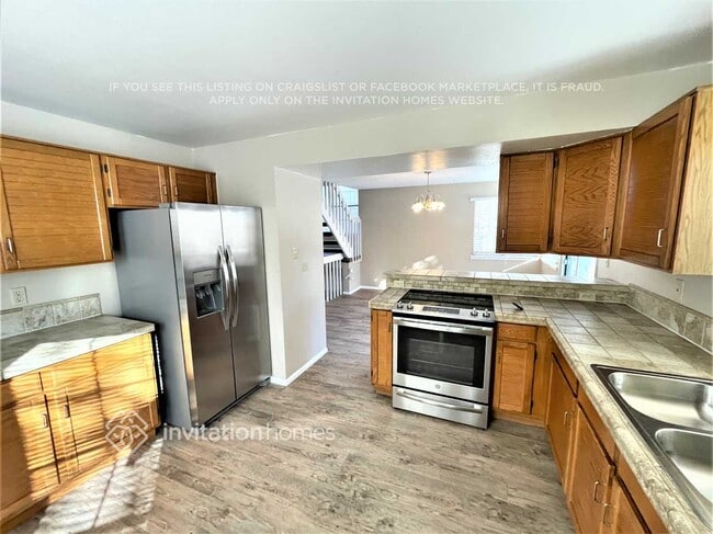 Building Photo - 4890 N Foxtail Dr