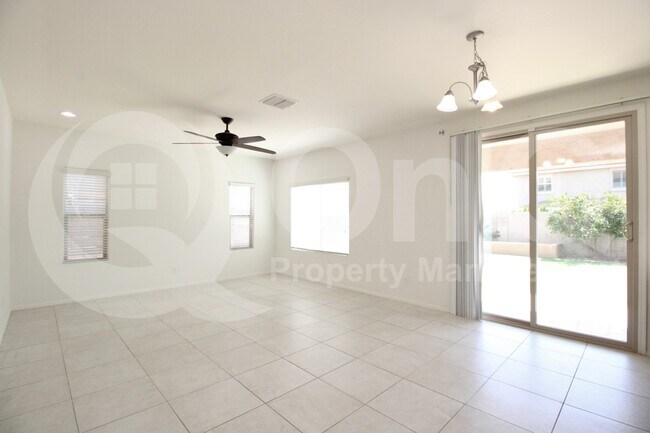 Building Photo - 1819 W Bonanza Dr